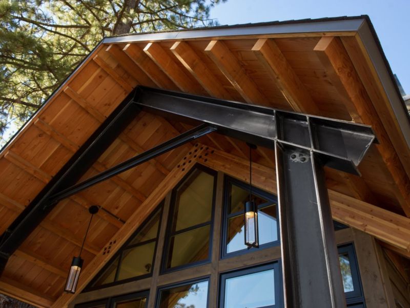 dh2014_artistic-22-epp1860-detail-back-porch-roof_h-jpg-rend-hgtvcom-1280-960