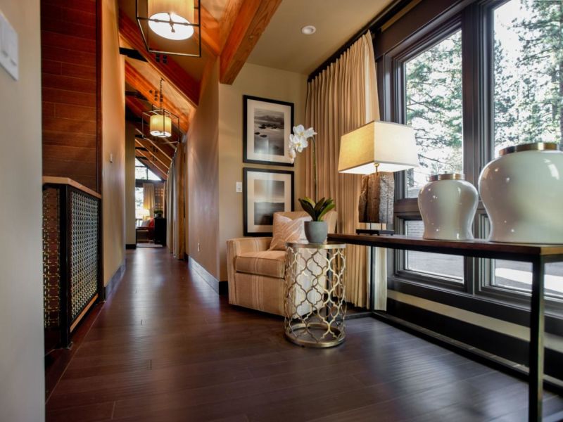 dh2014_second-floor-hallway-01-epp0358-second-floor-hallway_h-jpg-rend-hgtvcom-1280-960