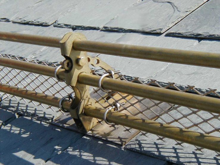 Снегозадержатели на крышу - 87 фото установки и проектирования разных конструкций